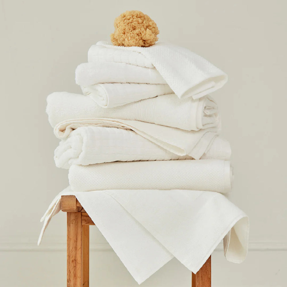White Bath Towel | Premium Cotton & Cotton Blend | 500, 600 &amp; 730 GSM